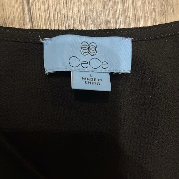 CeCe Ruffle Sleeve Blouse - Picture 2 of 4